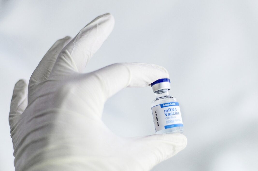 vaccine-6165772_1280 dose