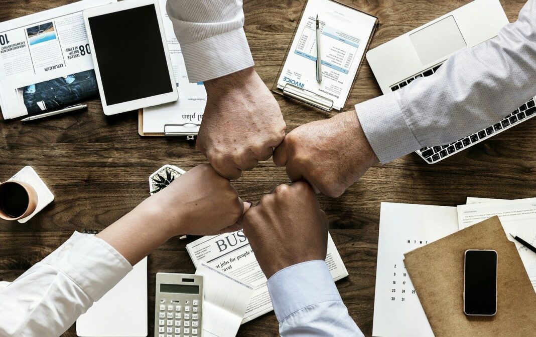teamwork-g24c98837c_1280